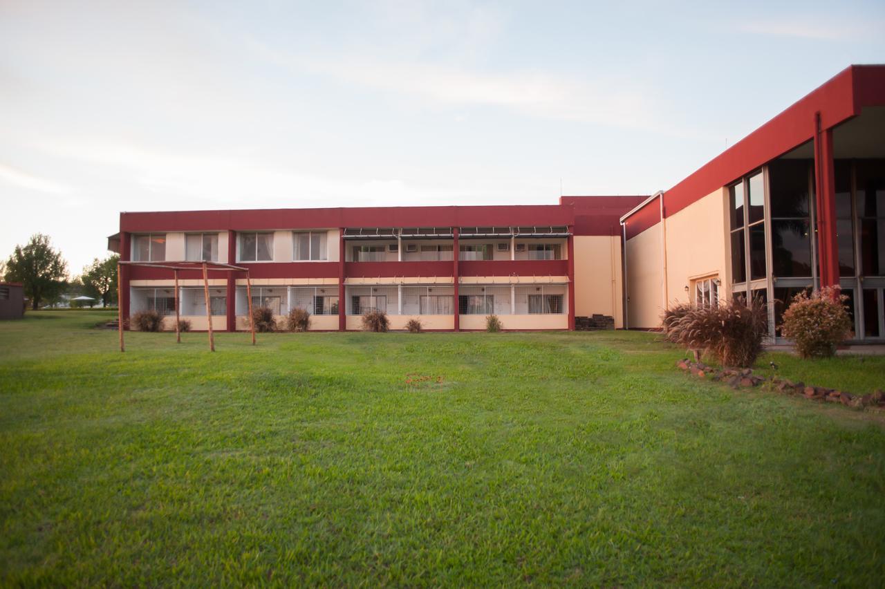 Manantiales Hotel De Turismo Монте Касерос Екстериор снимка