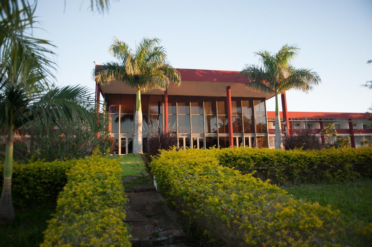 Manantiales Hotel De Turismo Монте Касерос Екстериор снимка